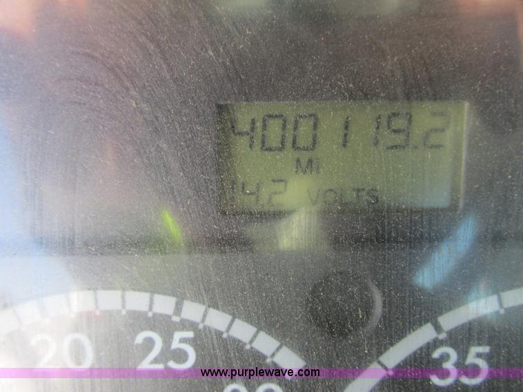 image for item G8916 2007 Freightliner Columbia 120 semi truck