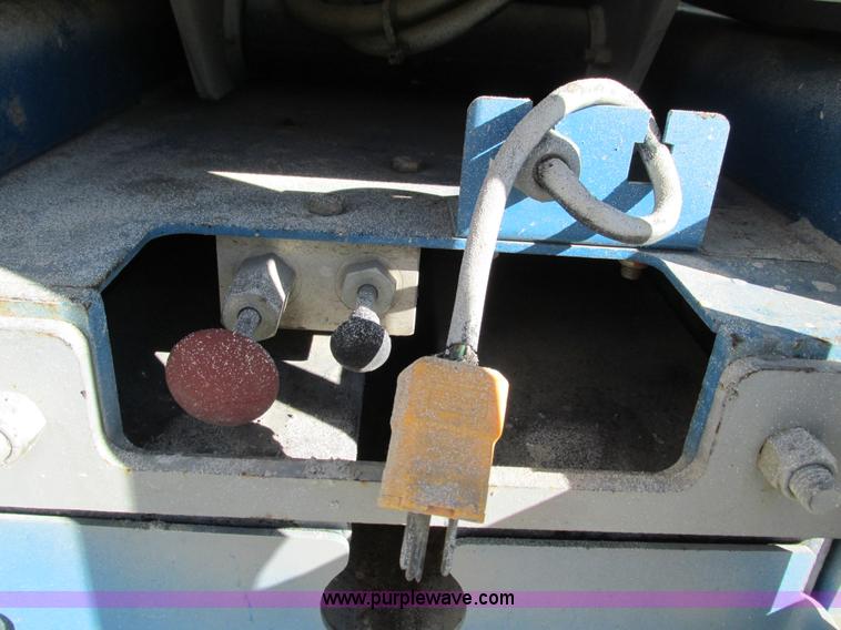 image for item G9367 2007 Genie GS-2632 scissor lift