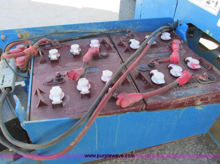 image for item G9367 2007 Genie GS-2632 scissor lift