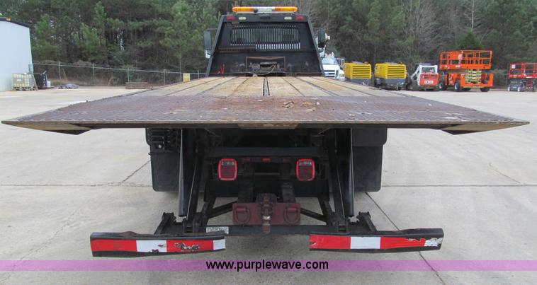 image for item G9554 2006 Freightliner Business Class M2 rollback truck