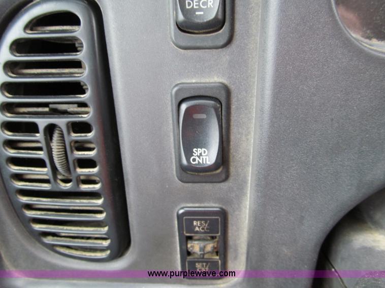 image for item G9554 2006 Freightliner Business Class M2 rollback truck