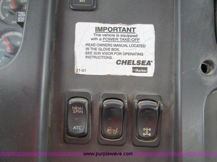 image for item G9554 2006 Freightliner Business Class M2 rollback truck