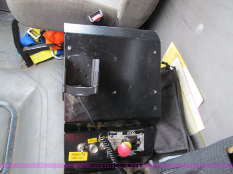 image for item G9554 2006 Freightliner Business Class M2 rollback truck