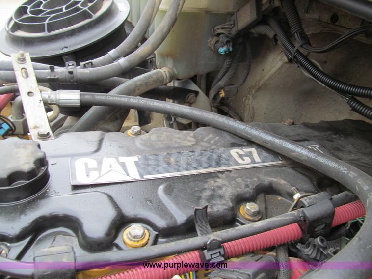 image for item G9554 2006 Freightliner Business Class M2 rollback truck