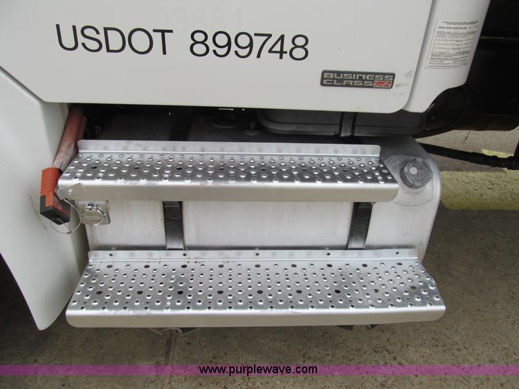 image for item G9554 2006 Freightliner Business Class M2 rollback truck