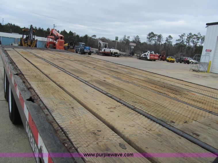 image for item G9554 2006 Freightliner Business Class M2 rollback truck