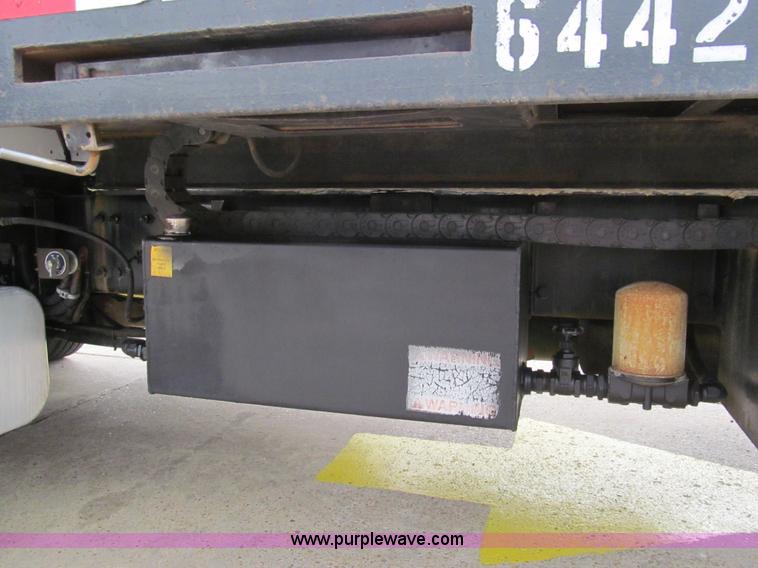 image for item G9554 2006 Freightliner Business Class M2 rollback truck