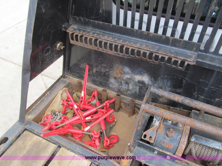 image for item G9554 2006 Freightliner Business Class M2 rollback truck