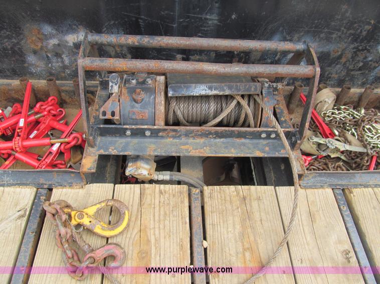 image for item G9554 2006 Freightliner Business Class M2 rollback truck