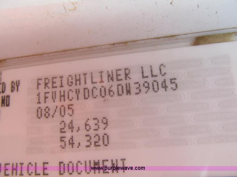 image for item G9554 2006 Freightliner Business Class M2 rollback truck