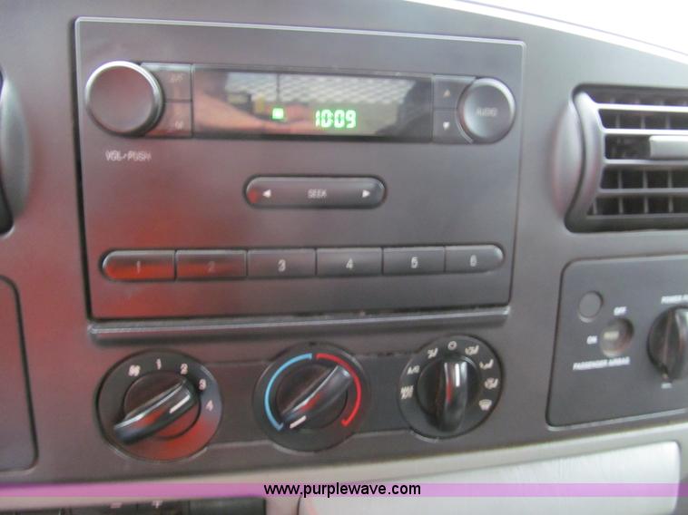 image for item G9555 2007 Ford F550 XL Super Duty service truck