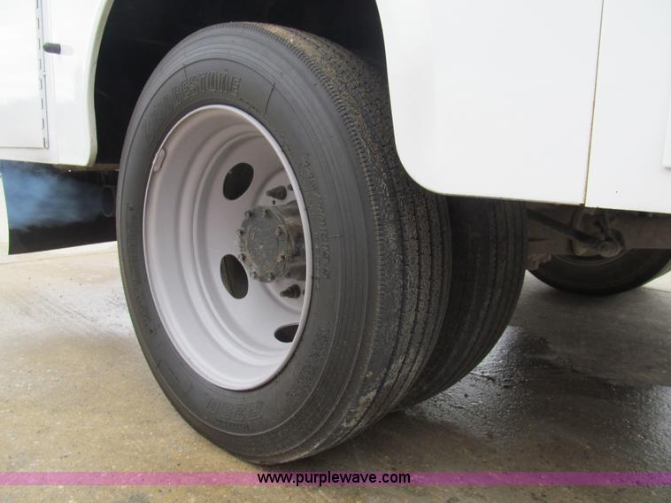 image for item G9555 2007 Ford F550 XL Super Duty service truck