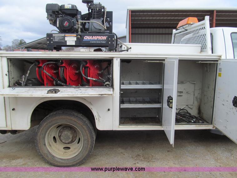 image for item G9556 2008 Ford F550 Super Duty XL service truck