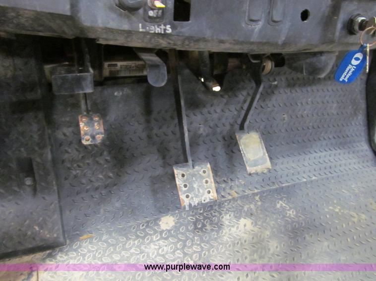 image for item G9557 2008 Club Car XRT 1550G utility vehicle