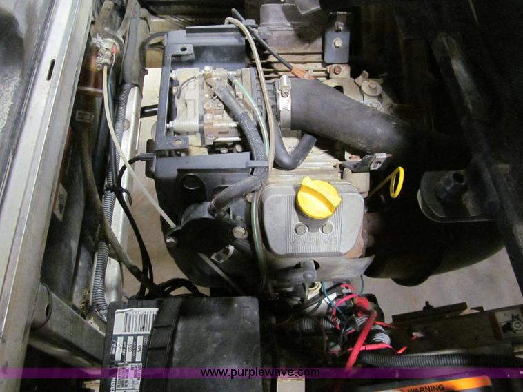 image for item G9557 2008 Club Car XRT 1550G utility vehicle