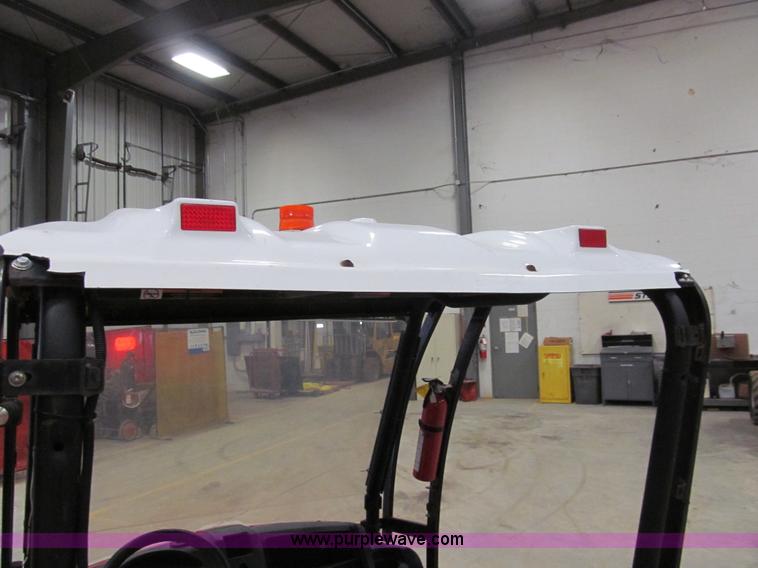 image for item G9557 2008 Club Car XRT 1550G utility vehicle