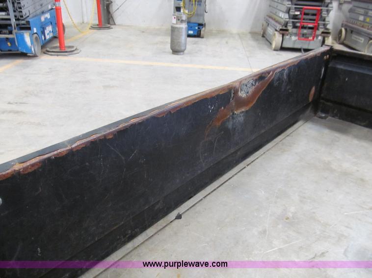 image for item G9557 2008 Club Car XRT 1550G utility vehicle