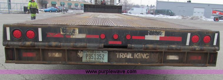 image for item G9558 2006 Trail King TK70HT482 trailer