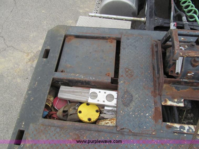 image for item G9558 2006 Trail King TK70HT482 trailer