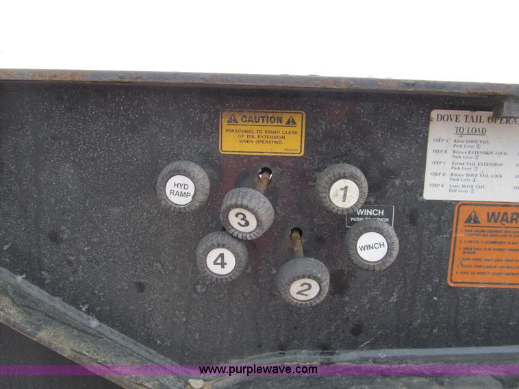 image for item G9558 2006 Trail King TK70HT482 trailer