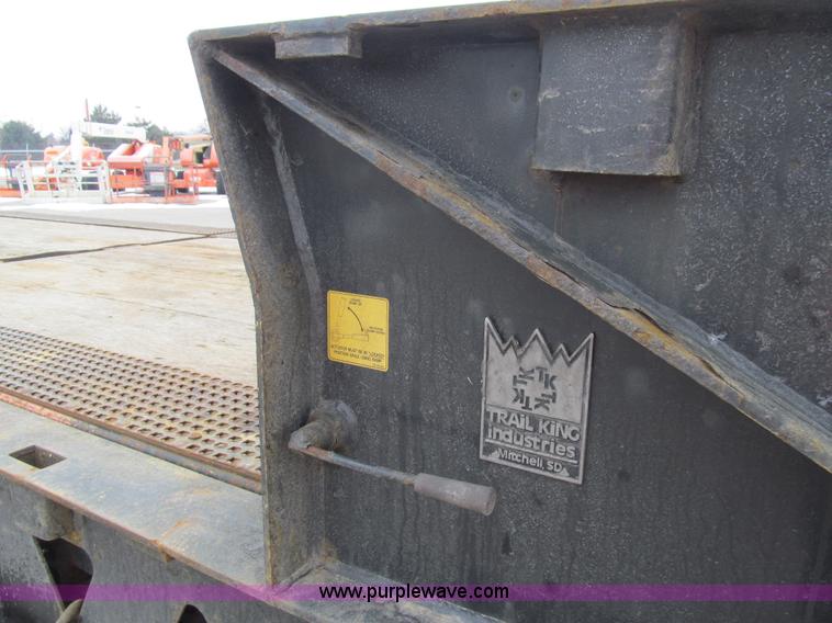 image for item G9558 2006 Trail King TK70HT482 trailer