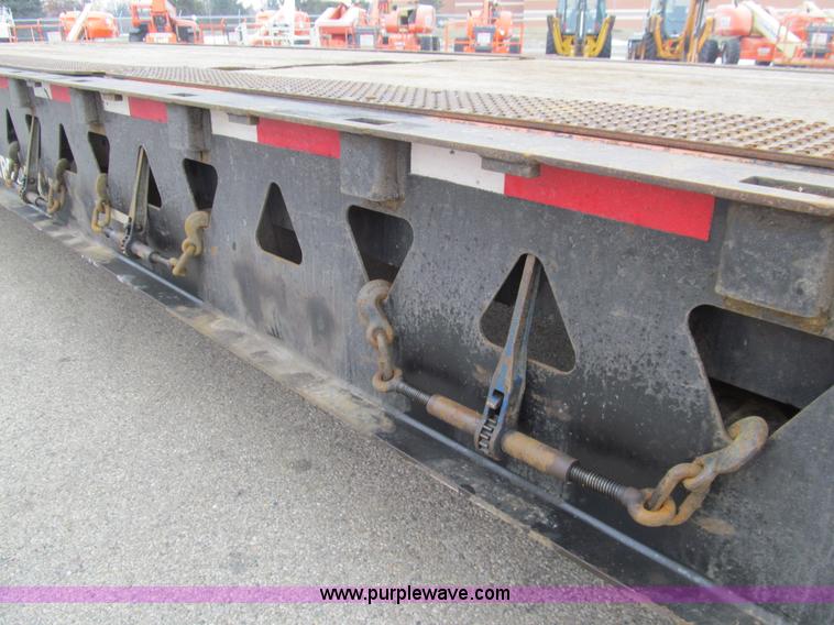 image for item G9558 2006 Trail King TK70HT482 trailer