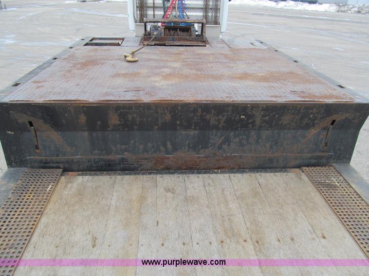 image for item G9558 2006 Trail King TK70HT482 trailer