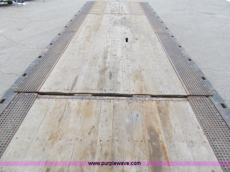 image for item G9558 2006 Trail King TK70HT482 trailer