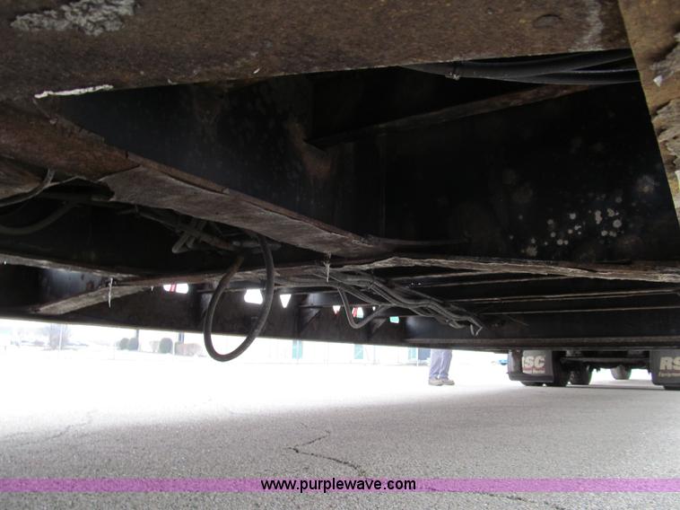 image for item G9558 2006 Trail King TK70HT482 trailer