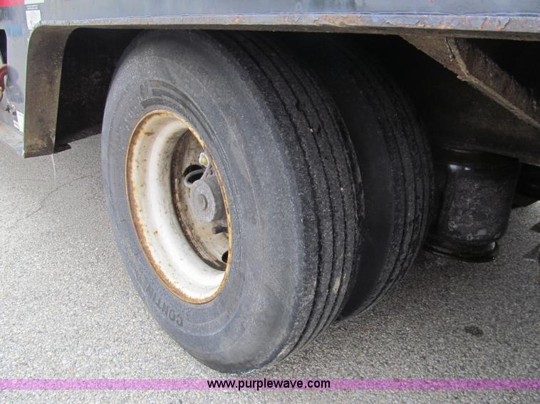 image for item G9558 2006 Trail King TK70HT482 trailer