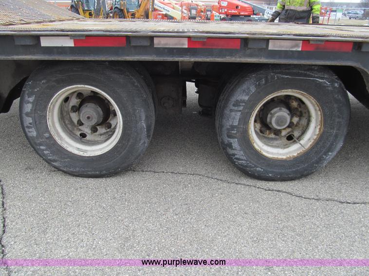 image for item G9558 2006 Trail King TK70HT482 trailer