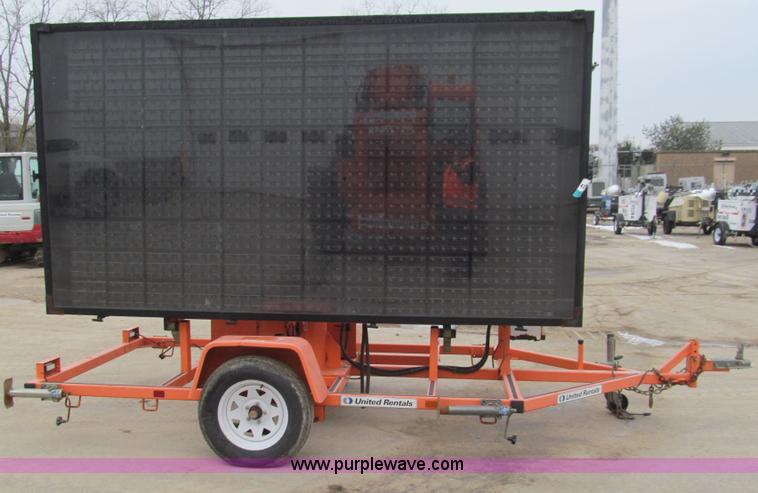 image for item G9559 2008 Wanco WTMMB solar portable sign board