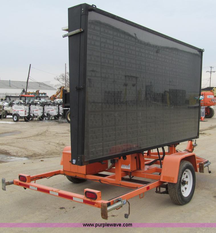 image for item G9559 2008 Wanco WTMMB solar portable sign board