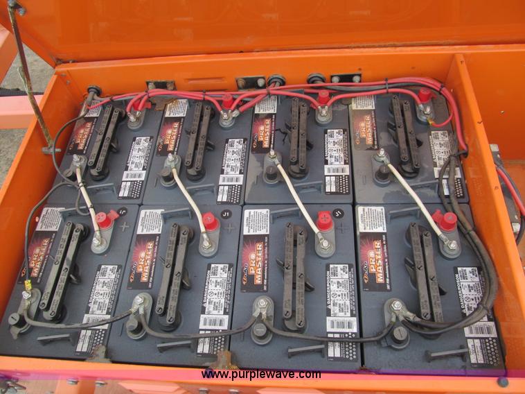 image for item G9559 2008 Wanco WTMMB solar portable sign board