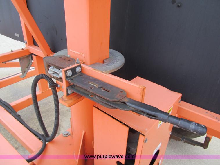 image for item G9559 2008 Wanco WTMMB solar portable sign board