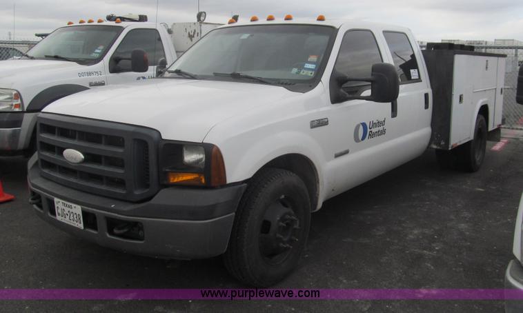 image for item G9564 2007 Ford F350 Super Duty XLT Crew Cab service truck