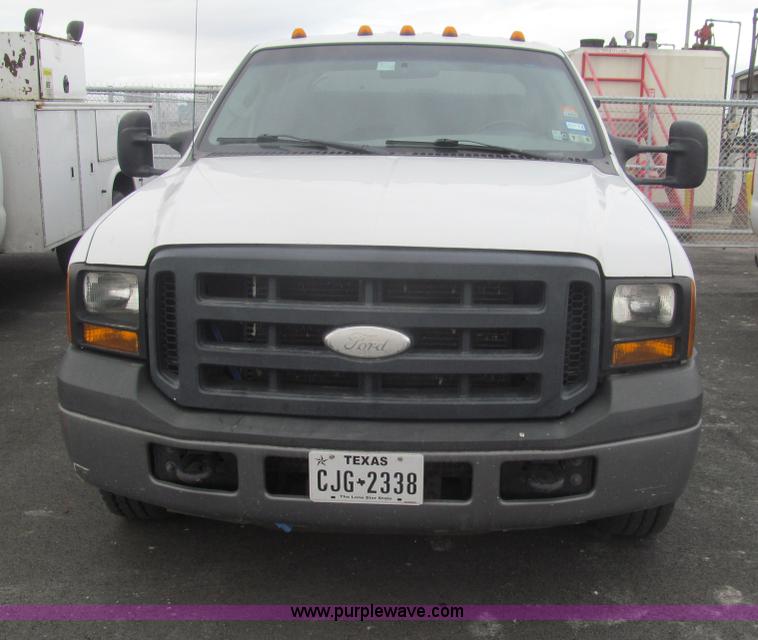 image for item G9564 2007 Ford F350 Super Duty XLT Crew Cab service truck