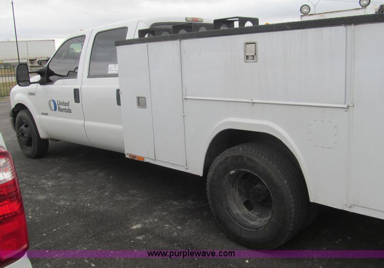 image for item G9564 2007 Ford F350 Super Duty XLT Crew Cab service truck