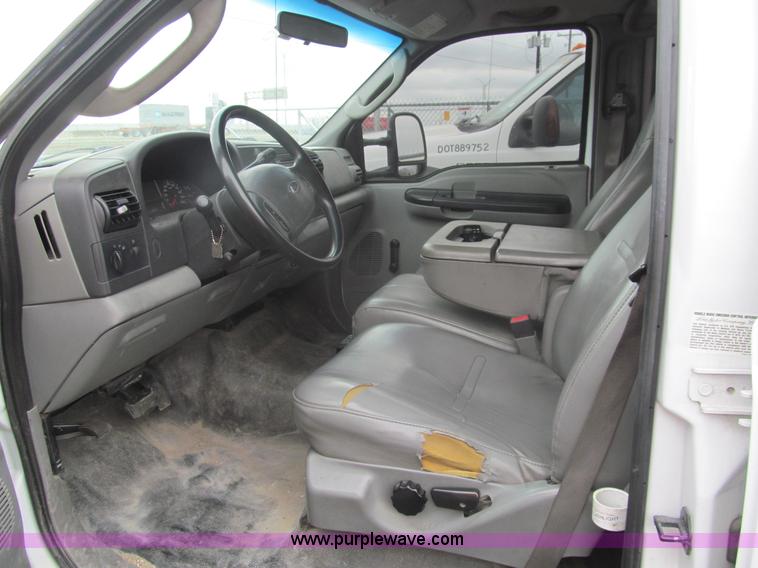 image for item G9564 2007 Ford F350 Super Duty XLT Crew Cab service truck