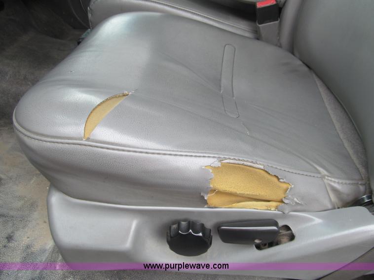 image for item G9564 2007 Ford F350 Super Duty XLT Crew Cab service truck