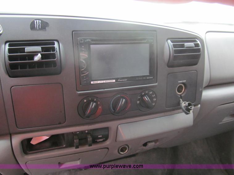 image for item G9564 2007 Ford F350 Super Duty XLT Crew Cab service truck