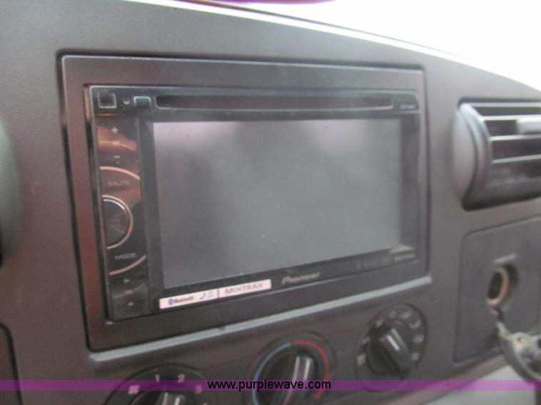 image for item G9564 2007 Ford F350 Super Duty XLT Crew Cab service truck