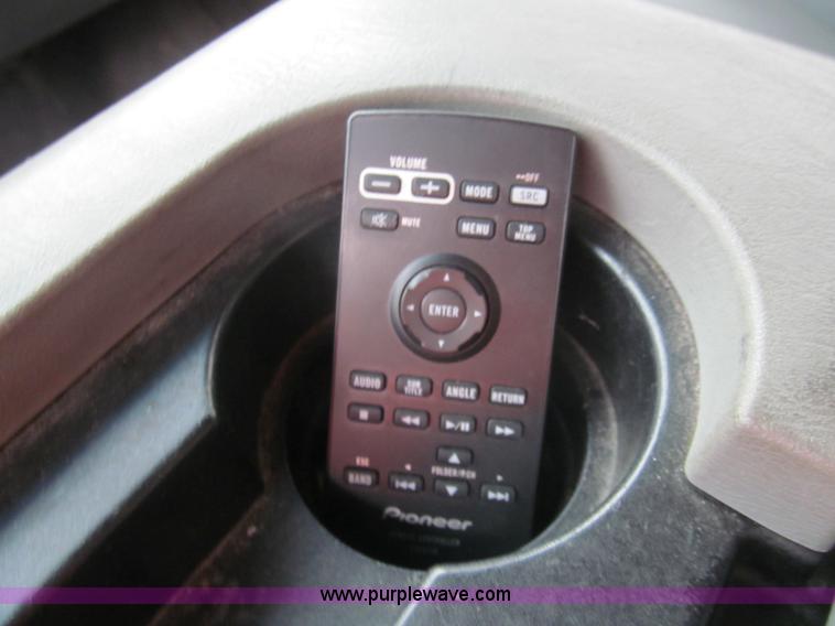 image for item G9564 2007 Ford F350 Super Duty XLT Crew Cab service truck