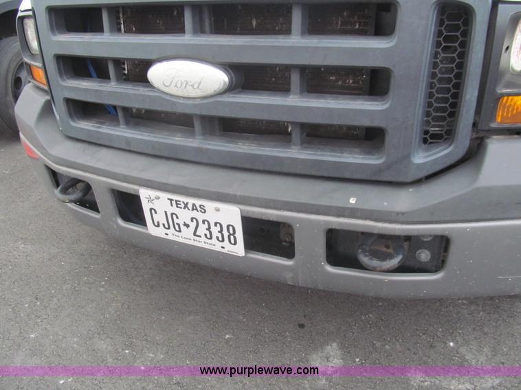 image for item G9564 2007 Ford F350 Super Duty XLT Crew Cab service truck