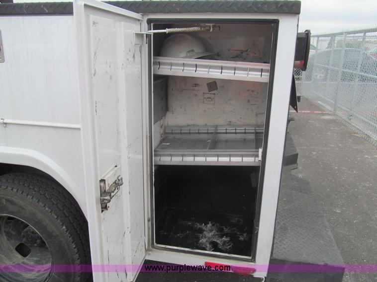 image for item G9564 2007 Ford F350 Super Duty XLT Crew Cab service truck