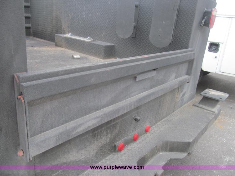 image for item G9564 2007 Ford F350 Super Duty XLT Crew Cab service truck