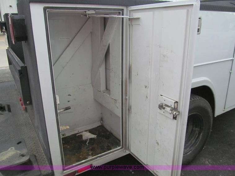 image for item G9564 2007 Ford F350 Super Duty XLT Crew Cab service truck