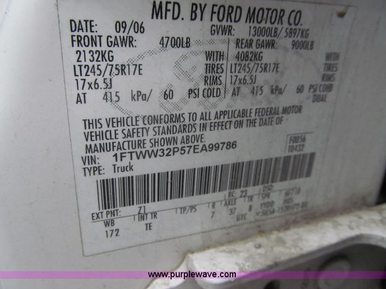 image for item G9564 2007 Ford F350 Super Duty XLT Crew Cab service truck