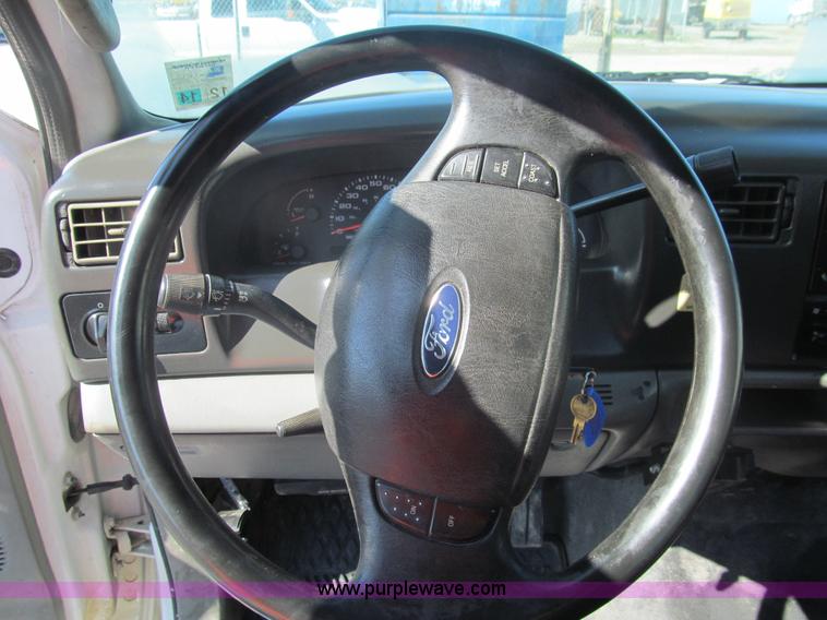 image for item G9566 2004 Ford F450 Super Duty flatbed truck