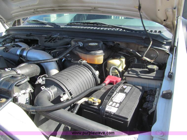 image for item G9566 2004 Ford F450 Super Duty flatbed truck